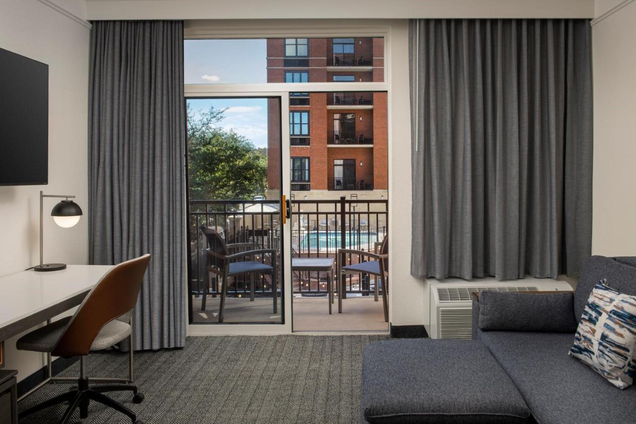Courtyard By Marriott Savannah Downtown - Historic District Exterior photo