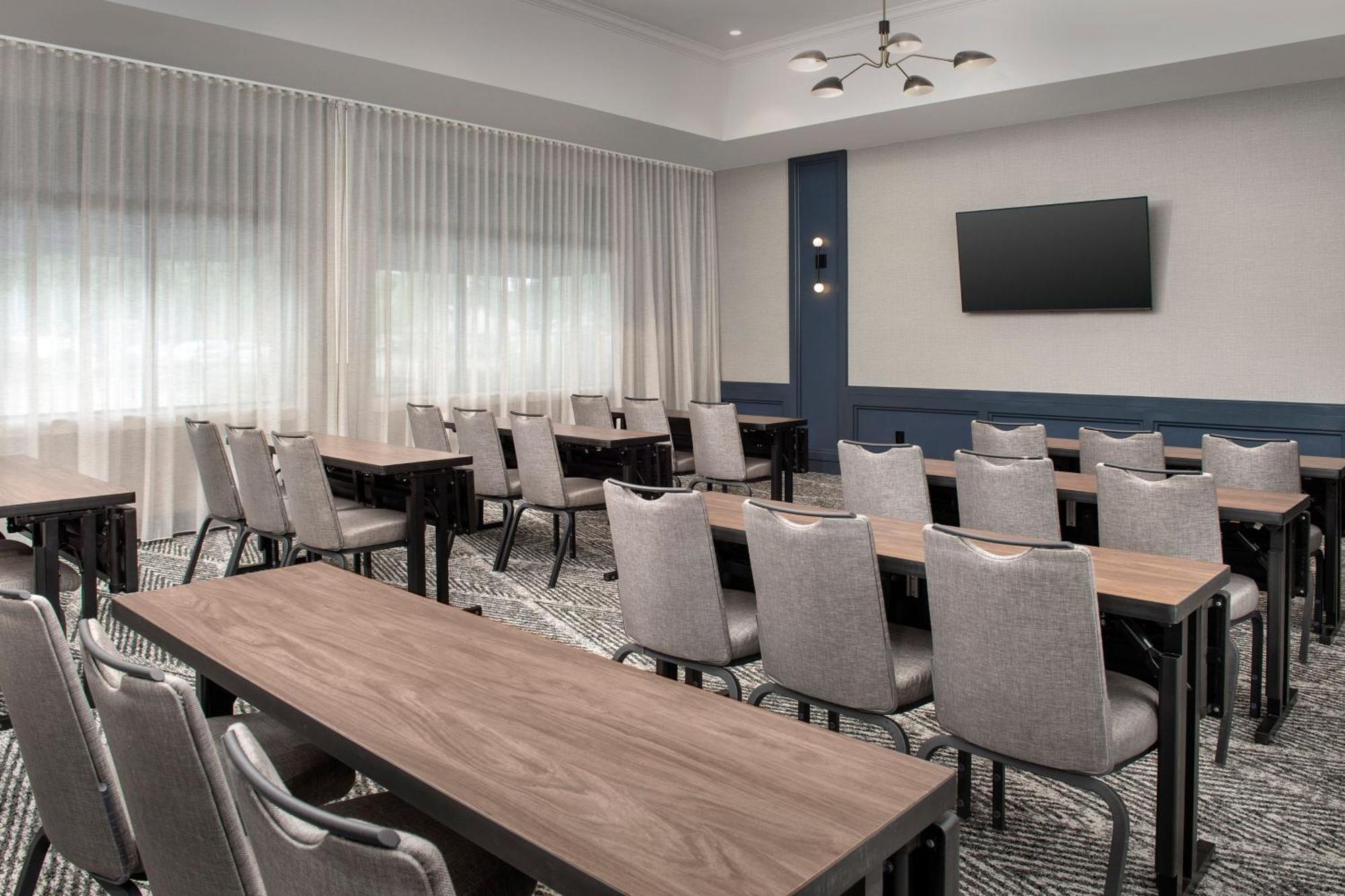 Courtyard By Marriott Savannah Downtown - Historic District Exterior photo