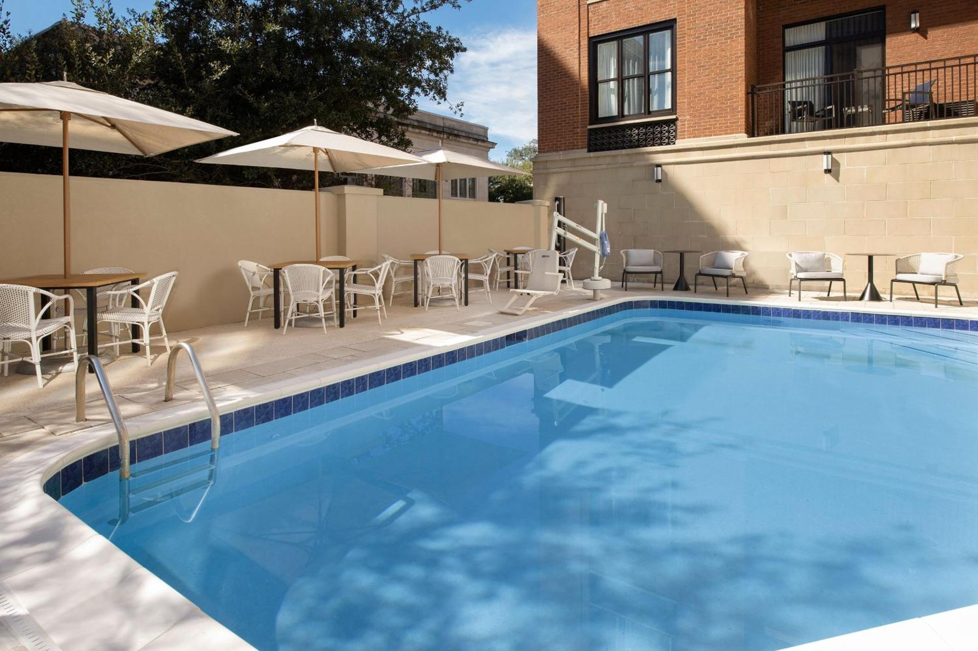Courtyard By Marriott Savannah Downtown - Historic District Exterior photo