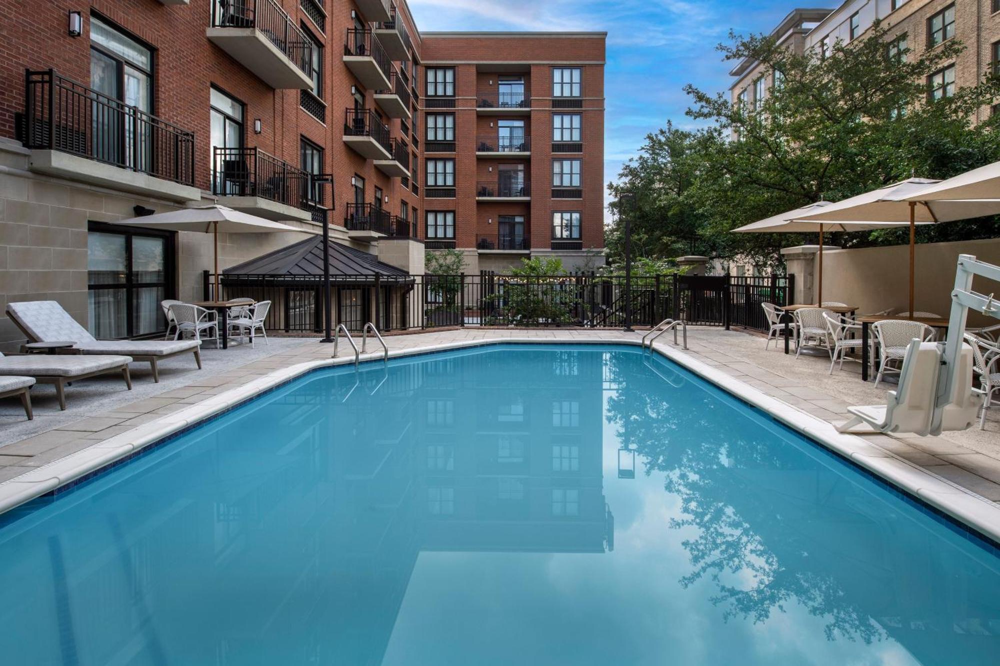 Courtyard By Marriott Savannah Downtown - Historic District Exterior photo