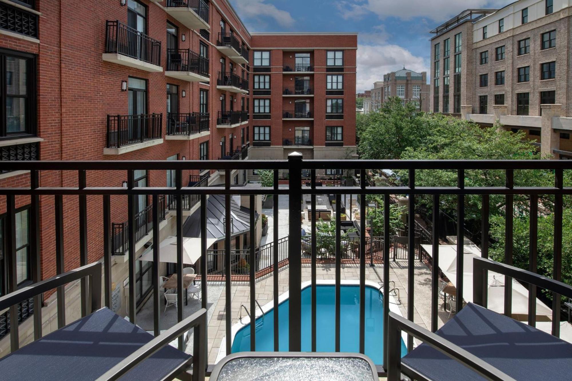 Courtyard By Marriott Savannah Downtown - Historic District Exterior photo