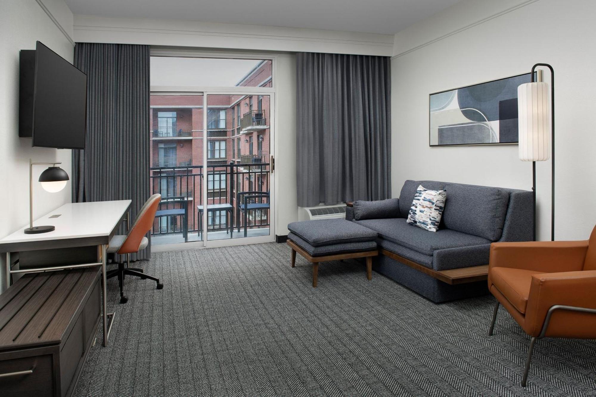 Courtyard By Marriott Savannah Downtown - Historic District Exterior photo